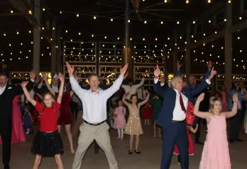 dads dancing with daughters